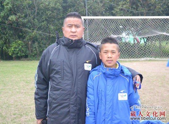 拉萨小卡西首赴冬令营 师生共撑西藏校园足球